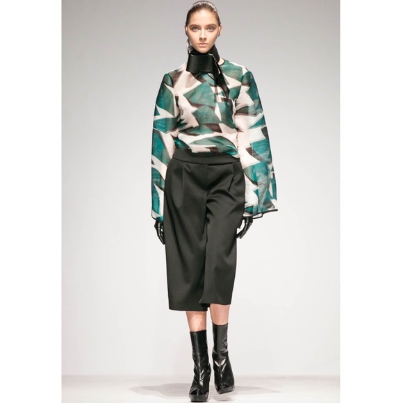 Silk Printed Pattern Blouse - Picture 4 of 8